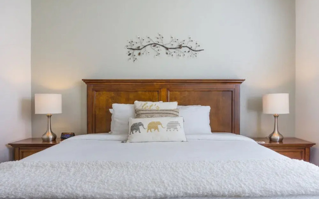 Casa Maria Luxurious 3 Bedroom Condo by RedAwning