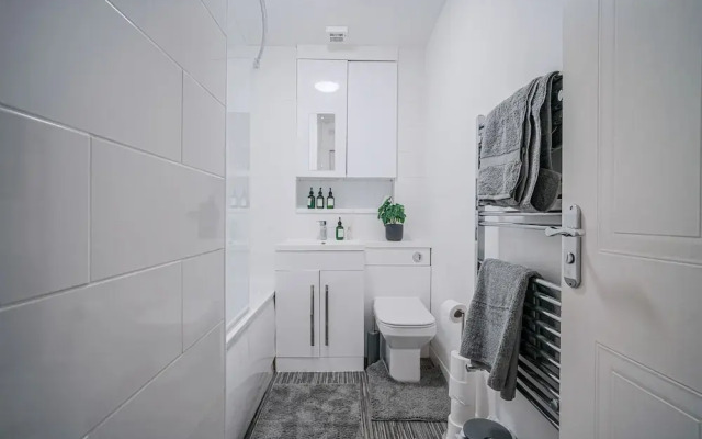 Salford City Escape - Modern 2 Bedroom Apartment