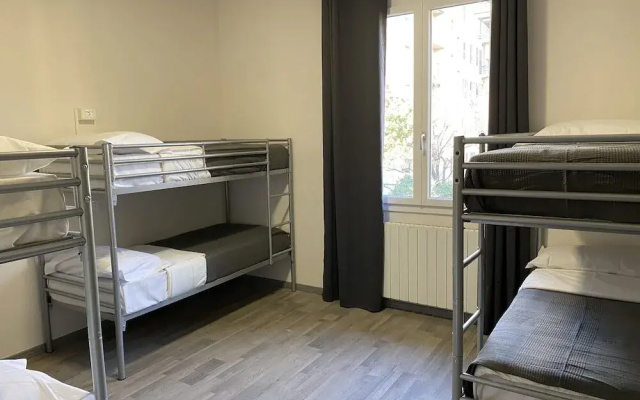 Newtown Hotel - Hostel