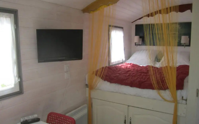 MAS MAURANE-Roulotte avec SPA privé