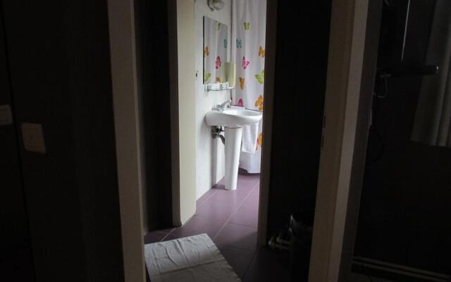 Hotel Tivoli Brussels Брюссель вид на фасад