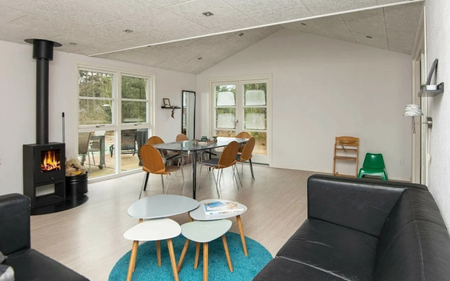 Luxurious Holiday Home in Henne With Fireplace in the Garden