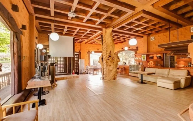 Wanju Moak Pension
