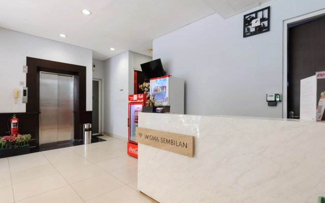 RedDoorz Plus near Grand Indonesia Jakarta
