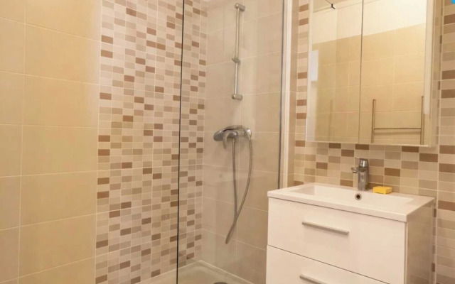 Private Room in a Shared Apartment - Bron