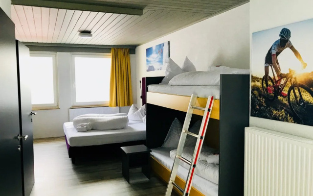 Basekamp Mountain Budget Hotel