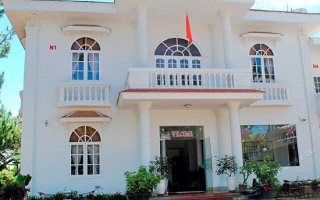 Отель Miami Da Lat Villa T89 Далат вид на фасад