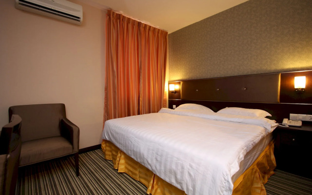 1 City Hotel