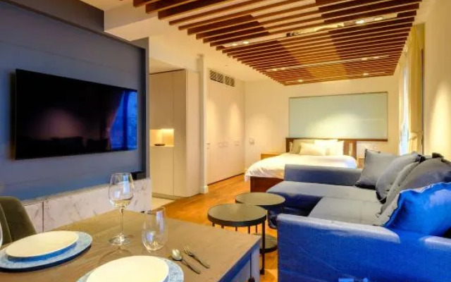 Roppongi House by U - Designers Room - Steps to Roppongi Hills & Nightlife