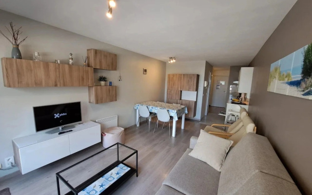 Oostduinkerke Coastal Retreat for 4