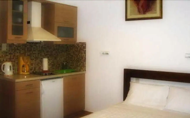 Crysalis Apts
