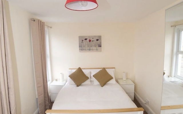 152-154 Bath Road