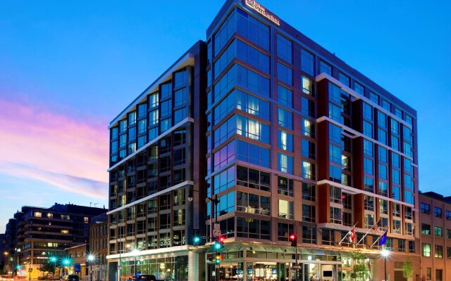 Отель Hilton Garden Inn Washington DC/Georgetown Area США, Вашингтон - отзывы, цены и фото номеров - забронировать отель Hilton Garden Inn Washington DC/Georgetown Area онлайн вид на фасад