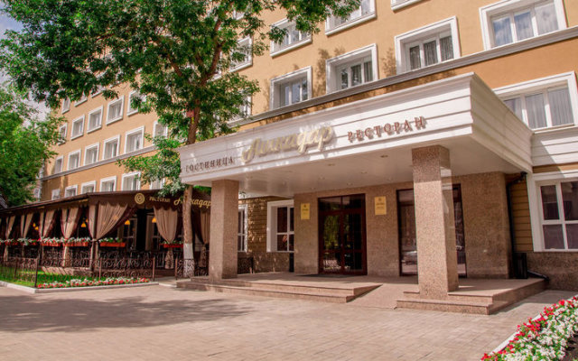 Гостиница Ашкадар в Стерлитамаке отзывы, цены и фото номеров - забронировать гостиницу Ашкадар онлайн Стерлитамак вид на фасад