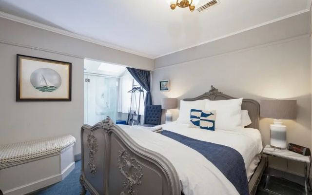 Nantucket Whale Inn