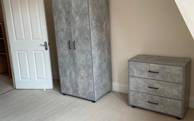 Monthly, Short, Stays 2-bed Apartment in Reading
