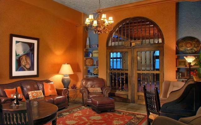 The Holland Hotel