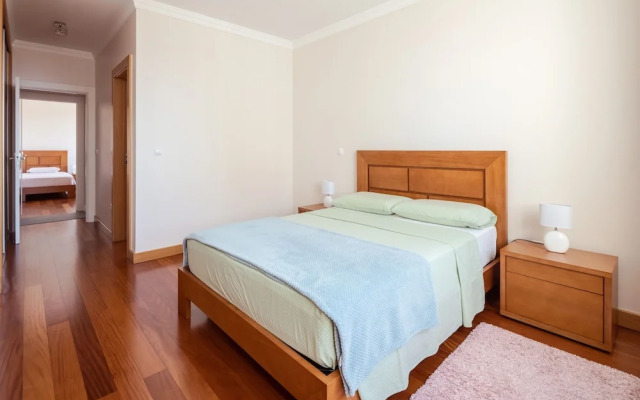 25 - Elegant apartment with Seaviews
