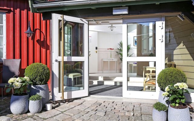 Отель Gamlebyen Hotell- Fredrikstad Норвегия, Фредрикстад - отзывы, цены и фото номеров - забронировать отель Gamlebyen Hotell- Fredrikstad онлайн вид на фасад