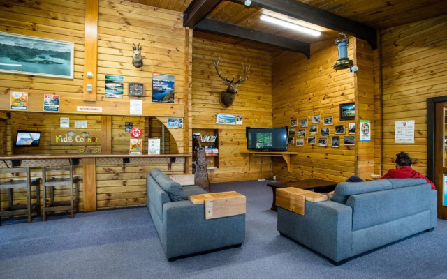 Te Anau Top 10 Holiday Park