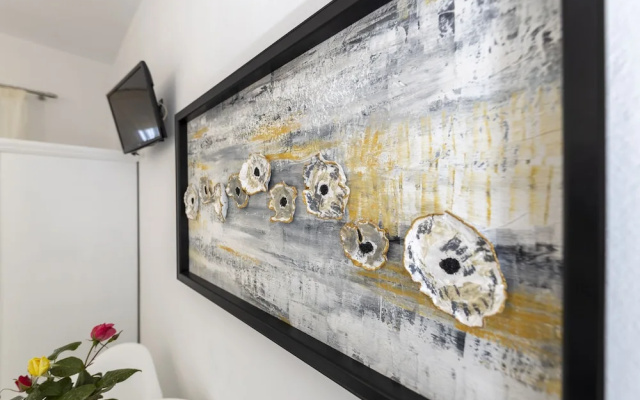 Eutuxia Rooms & Studios