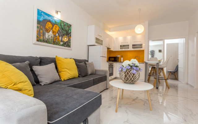 Villa Capitis in the Centre - Private Pool Villa & Balcony Apartment with Amazing view (No Pool)