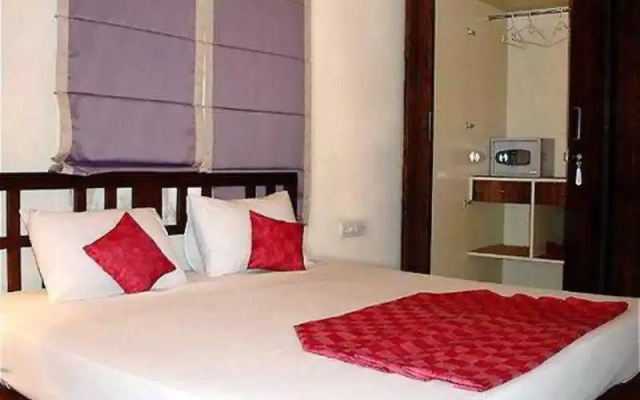 Mint Queensway Suites