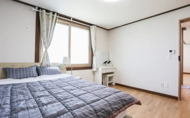 Seogwipo Joeun House Pensio(서귀포 조은하우스펜션)