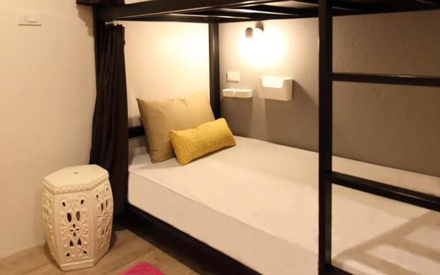 Lupta Hostel Patong Hideaway