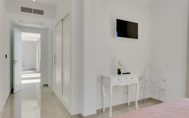 Villa in Mallorca With Private Pool & Jacuzzi