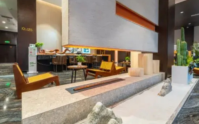 Zhangye Ruichi International Hotel (Zhangye West High-speed Railway Station Aegean Shopping Mall)