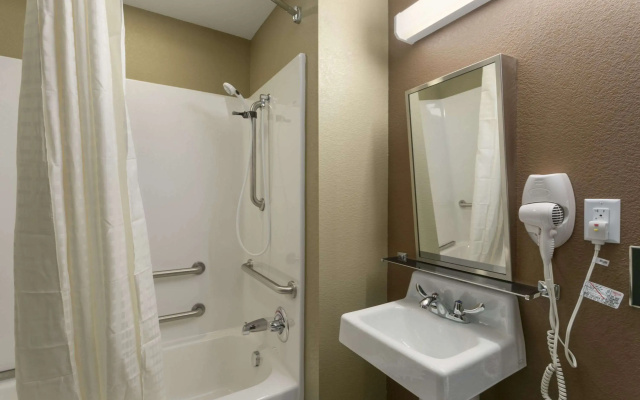 Microtel Inn & Suites by Wyndham Minot