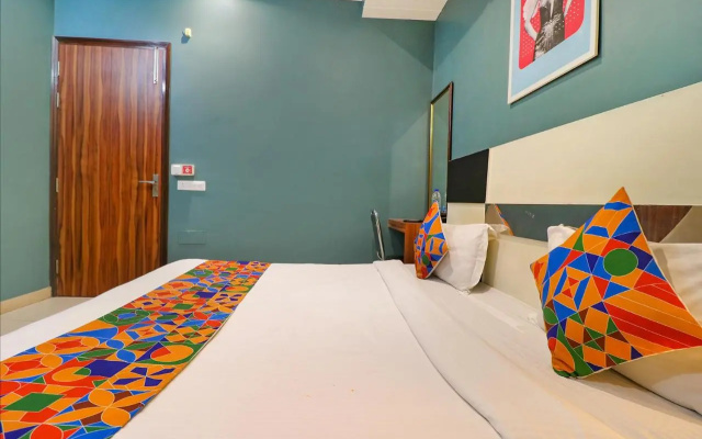 Fabhotel Maxx Inn