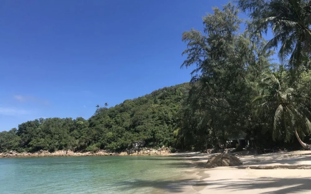 Coconut Beach Bungalows