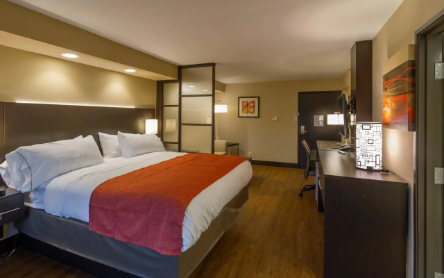 Holiday Inn Express & Suites San Antonio Medical-Six Flags by IHG