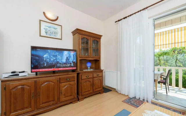 Holiday home VesnaD-25m from beach