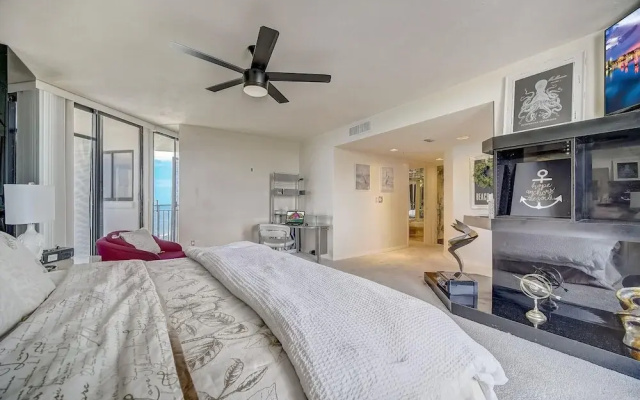 Sherwin Condominium 1801