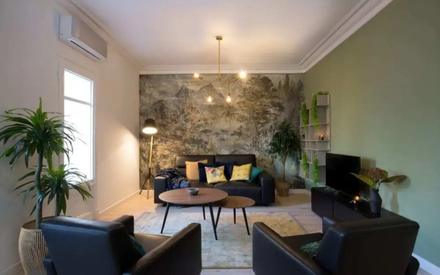 Luxurious Decor 4bdr Apt in Central, Eixample