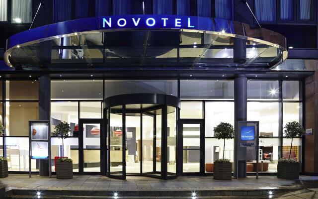 Отель Novotel Edinburgh Centre вид на фасад