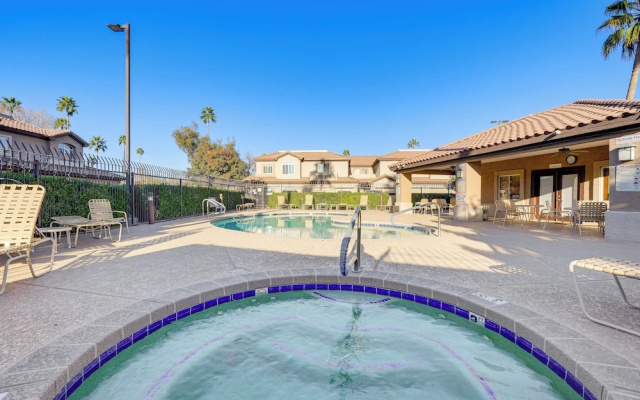 Golf Course Views! Relaxing & Convenient Mesa Unit