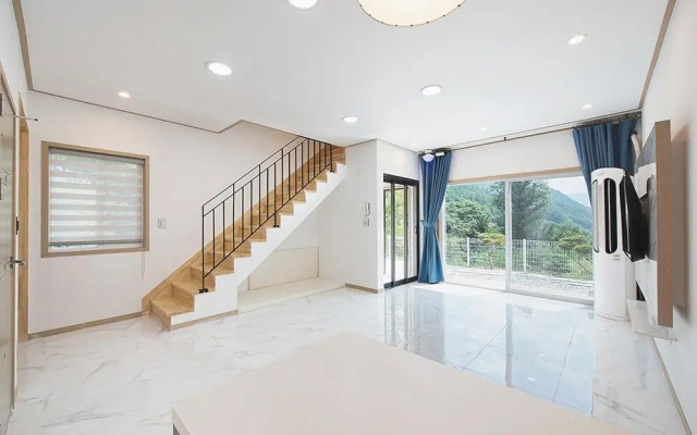 Gapyeong Gamseong 216 Spa and Poolvilla Pension