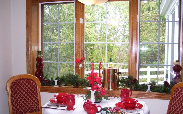 Allegan Country Inn