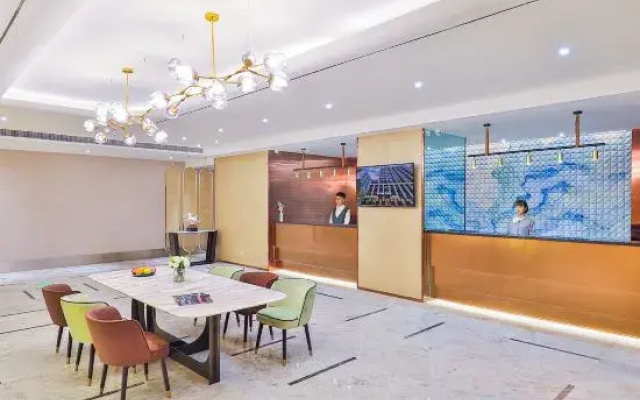 Orange Hotel (Lanzhou West Railway Station Zhongtianjian Plaza)