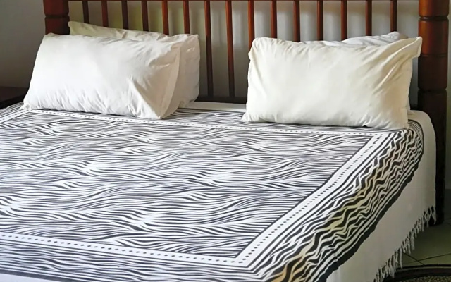 Diani Campsite & Cottages