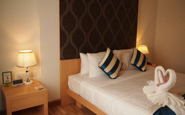 Отель iCheck inn Central Patong вид на фасад