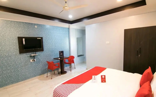 OYO 10811 Sri Sairam Residency