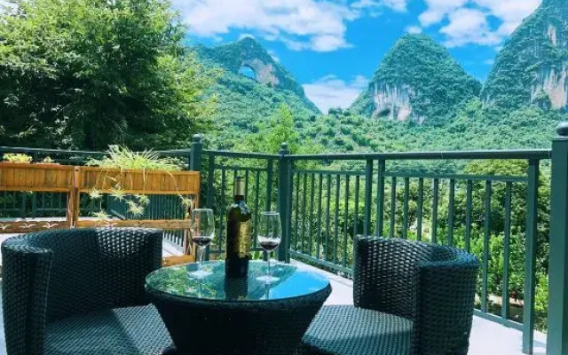Yangshuo Moon Villa Homestay (Yulonghe Scenic Area Branch)