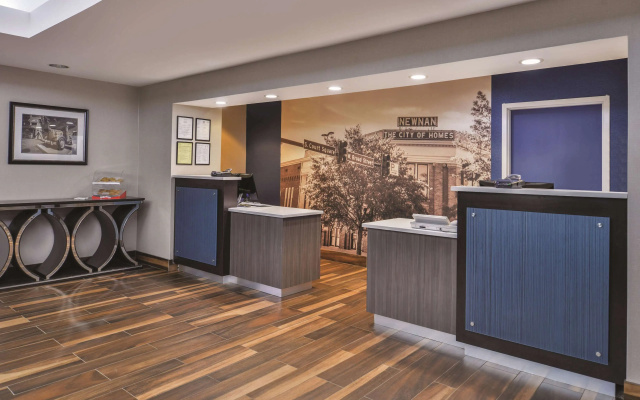 La Quinta Inn & Suites by Wyndham Atlanta South - Newnan