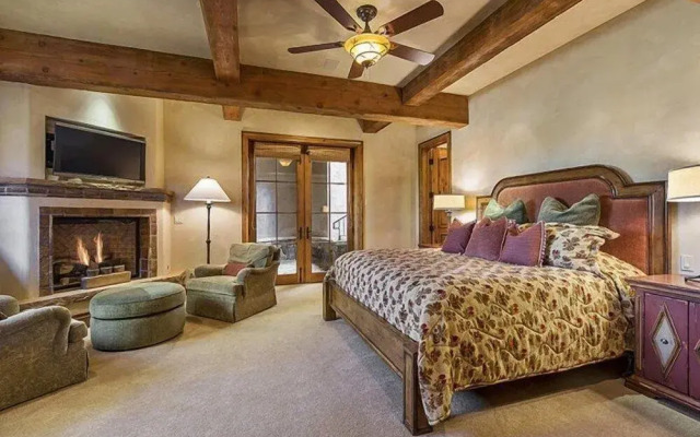 Snowmass Pine Crest