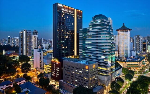 Отель YOTEL Singapore Orchard Road вид на фасад